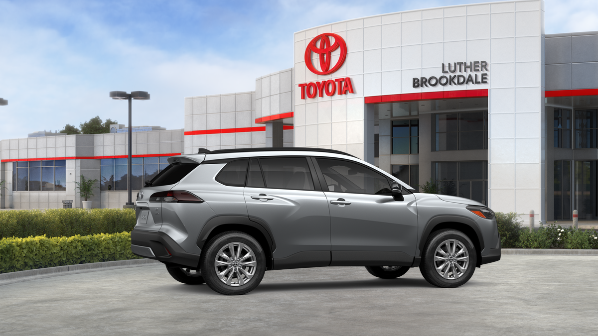 2026 Toyota Corolla Cross LE photo 4
