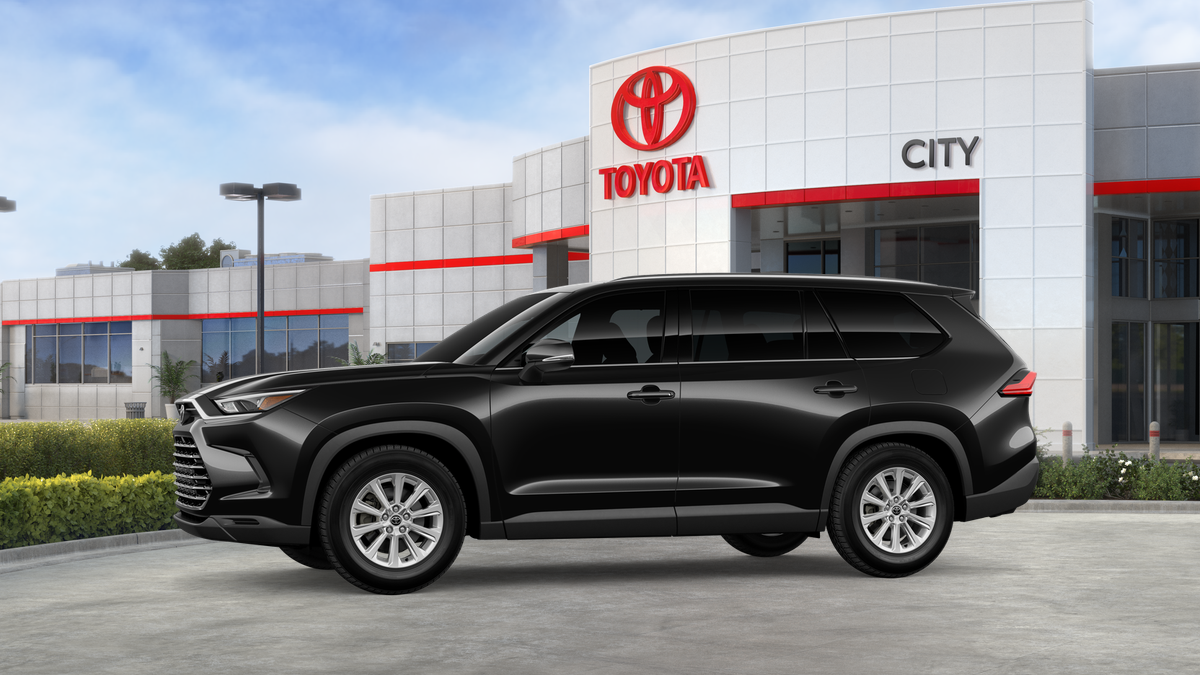 New 2026 Midnight Black Metallic Toyota  XLE image 5
