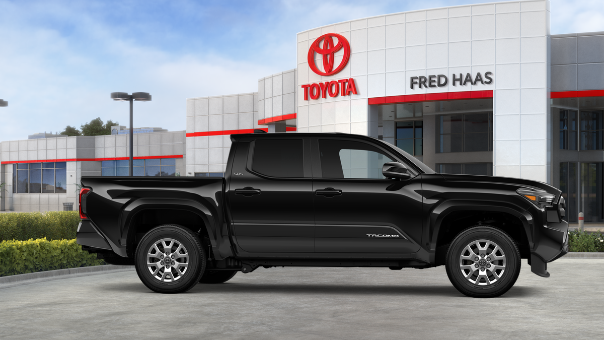 2025 Toyota Tacoma SR5 Double Cab photo 13
