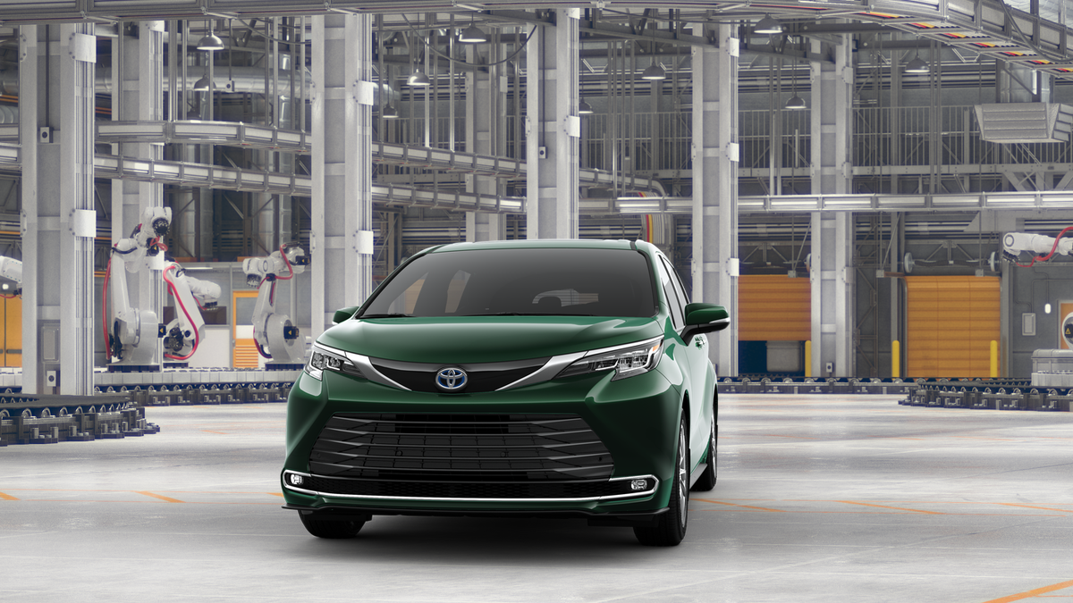 2025 Toyota Sienna Limited photo 3