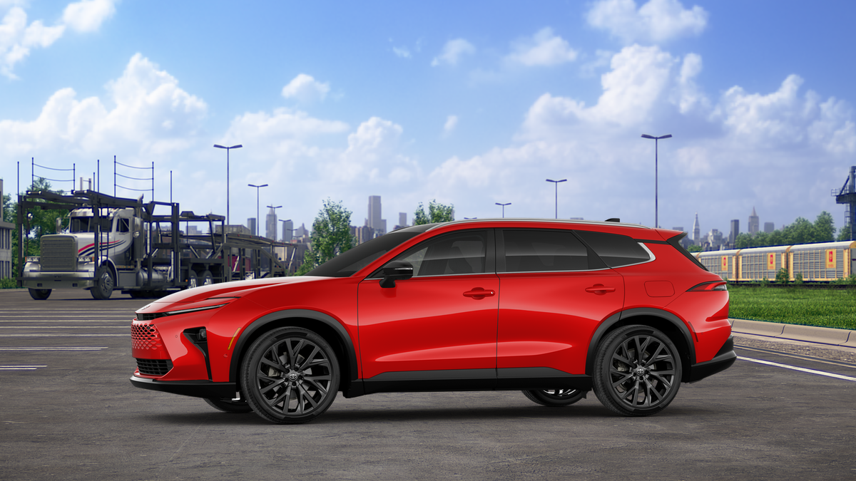 2025 Toyota Crown Signia Limited photo 3