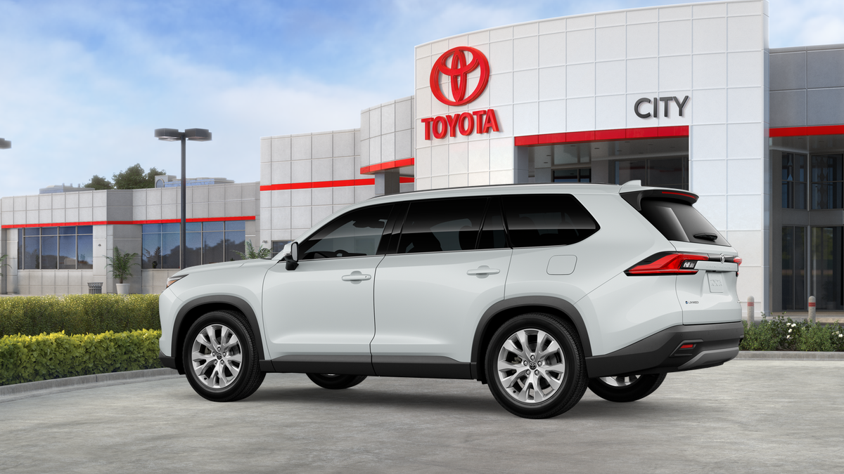 New 2026 Wind Chill Pearl <sup>1</sup> Toyota  Limited image 7