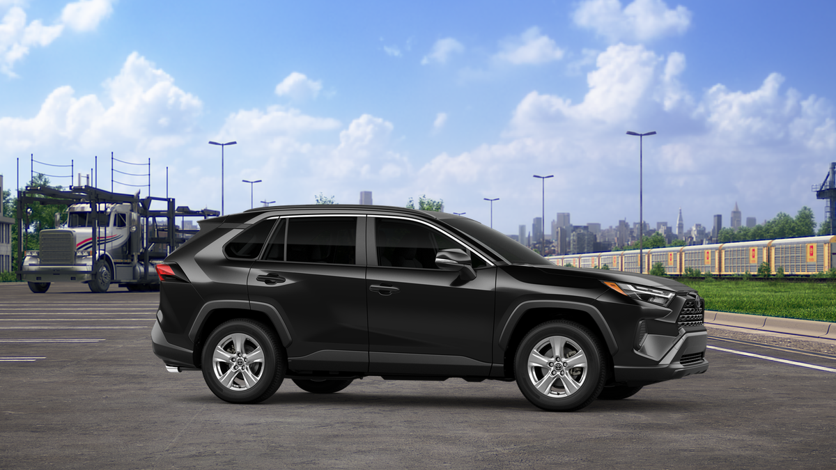 2025 Toyota RAV4 XLE photo 13