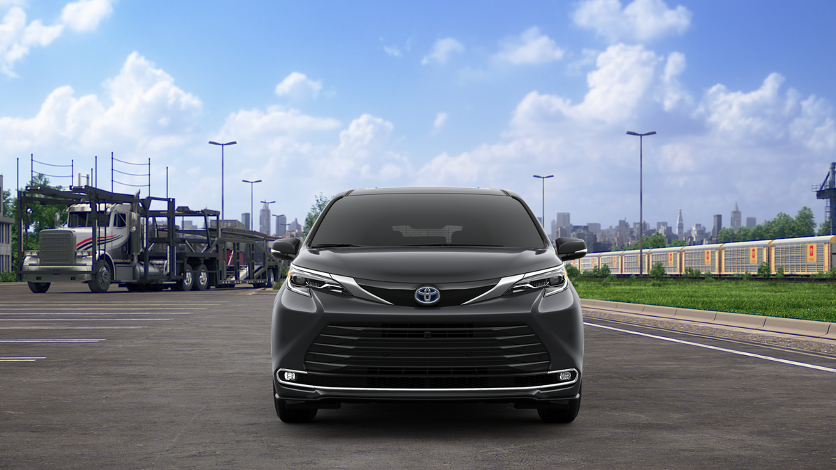 2025 Toyota Sienna Platinum photo 2