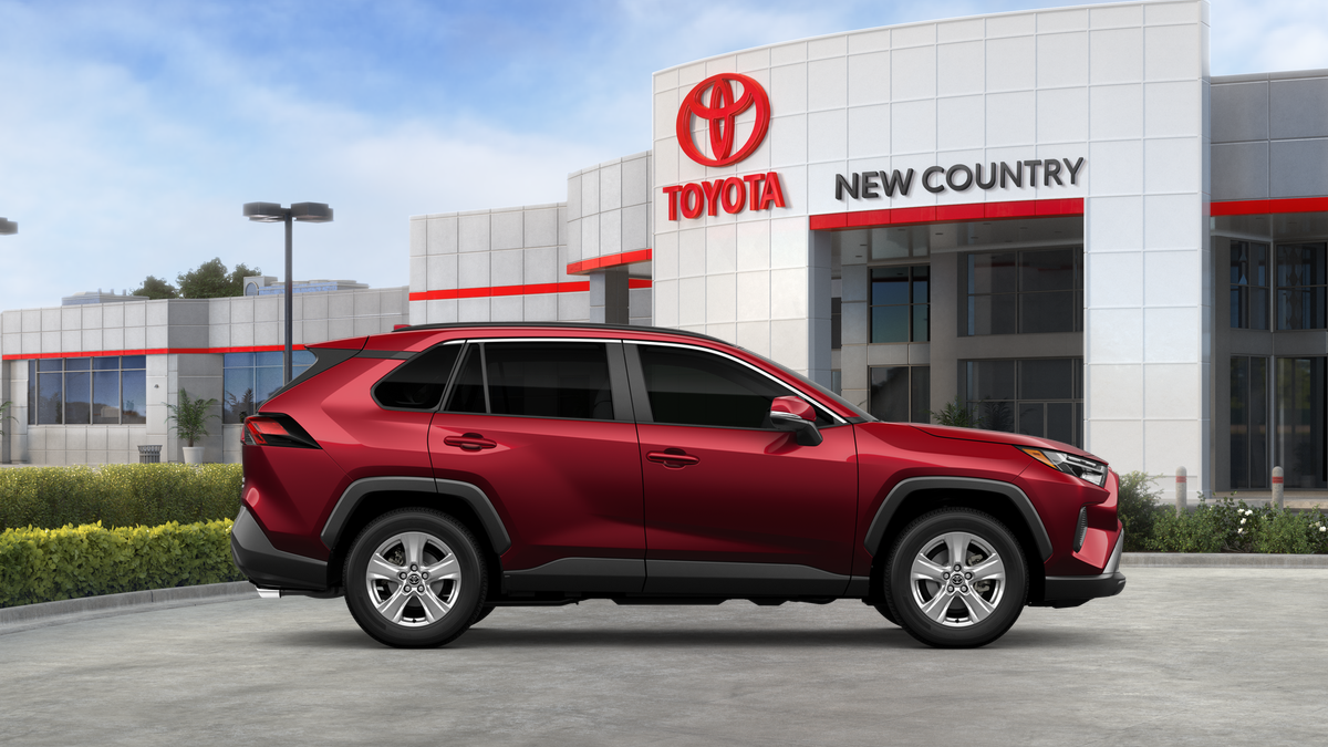 2025 Toyota RAV4 XLE photo 8
