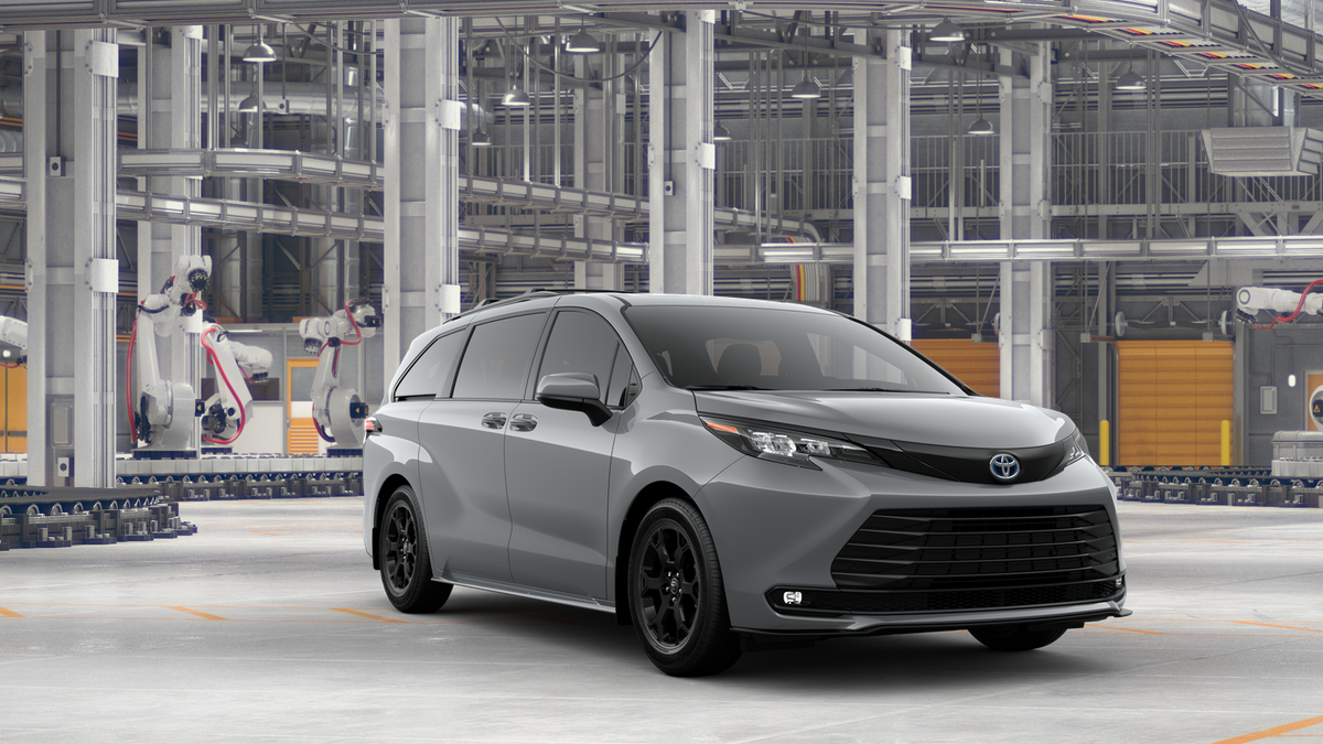 2025 Toyota Sienna Woodland Edition photo 17