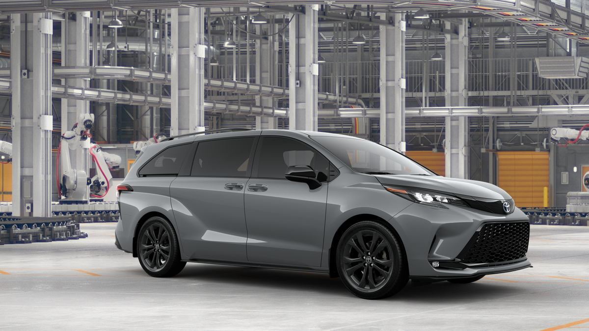 2025 Toyota Sienna XSE photo 13