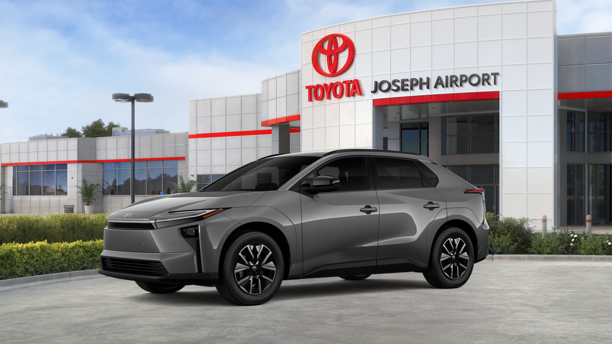 New 2026 Heavy Metal <sup>1</sup> Toyota  XLE image 18