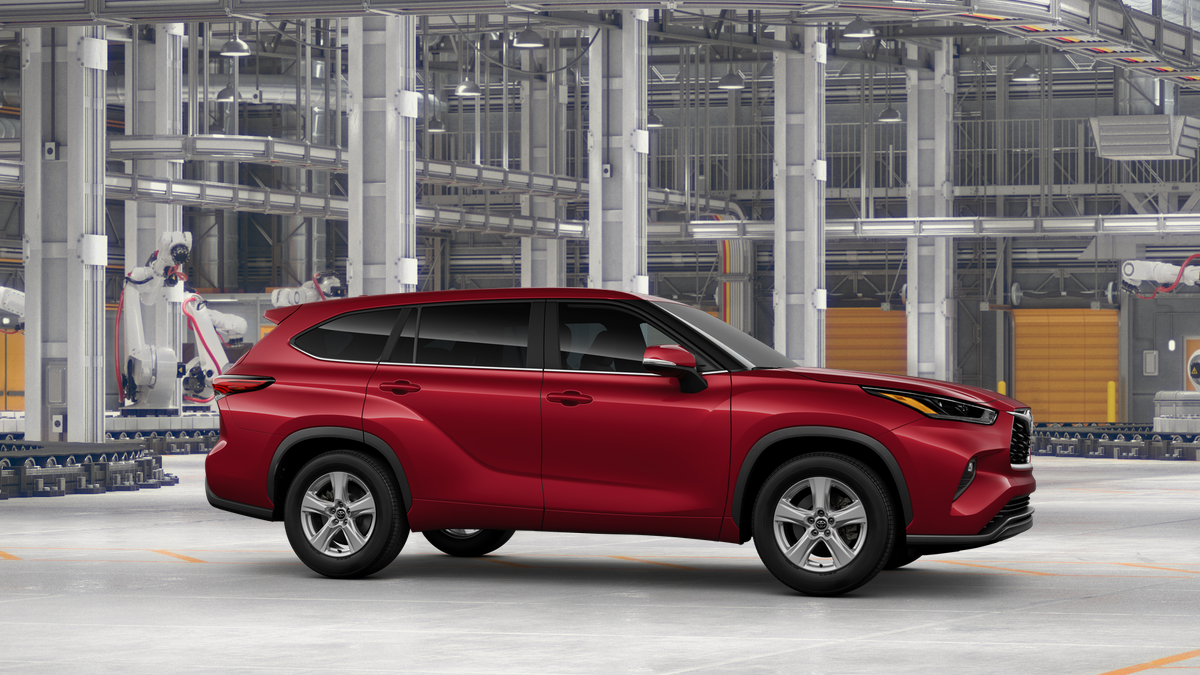 2025 Toyota Highlander LE photo 15