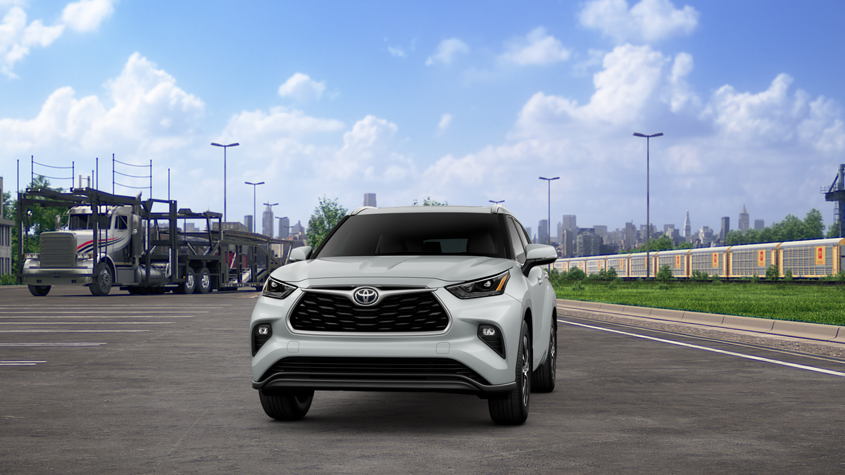 2025 Toyota Highlander Hybrid XLE photo 3