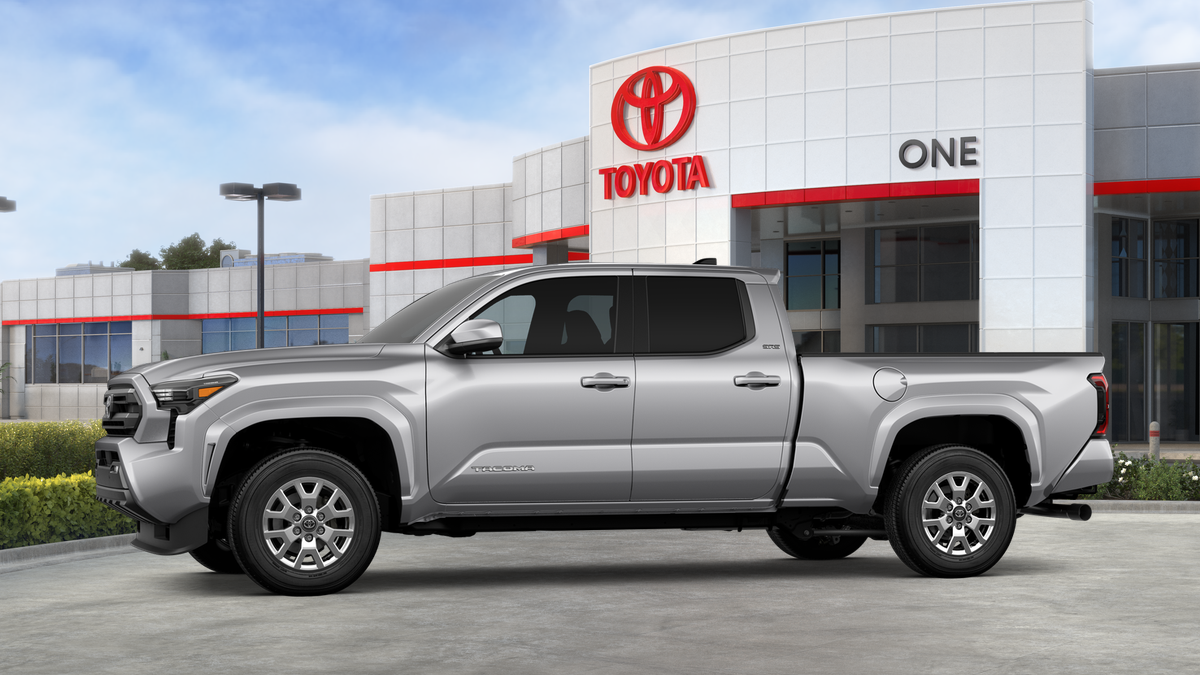 2025 Toyota Tacoma SR5 Double Cab photo 3