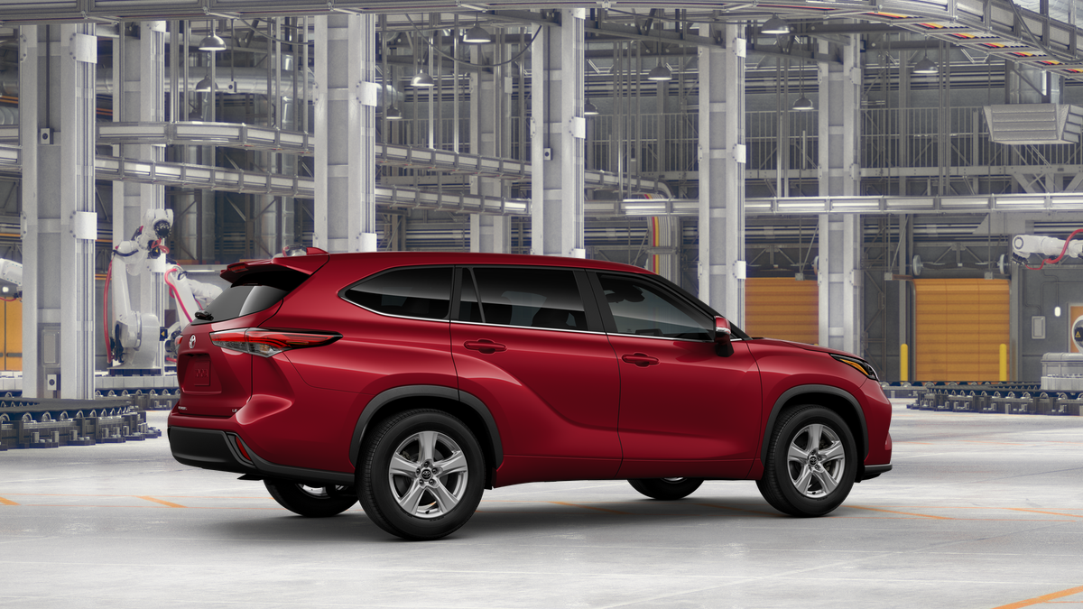 2025 Toyota Highlander LE photo 13