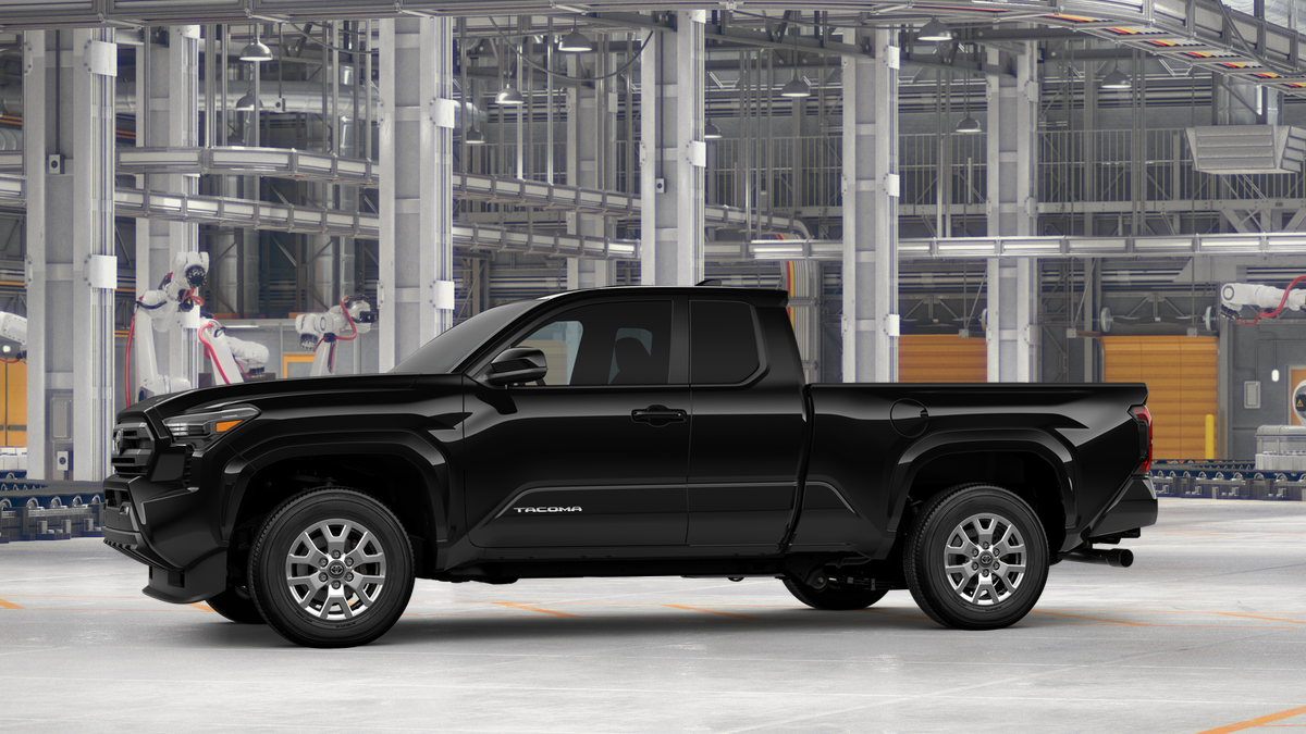 2025 Toyota Tacoma SR5 XtraCab photo 5