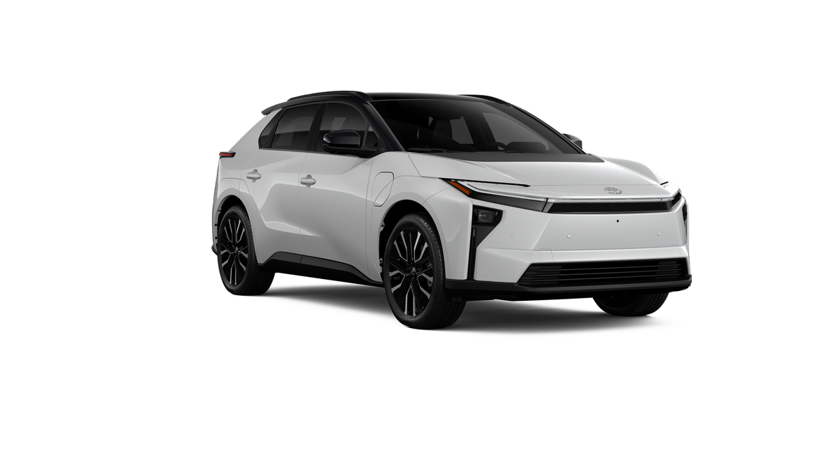 New 2026 Wind Chill Pearl with Midnight Black Metallic roof <sup>1</sup> Toyota  Limited image 27