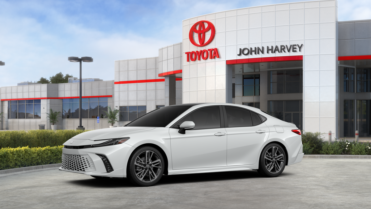 New 2026 Wind Chill Pearl <sup>1</sup> Toyota  XSE image 3