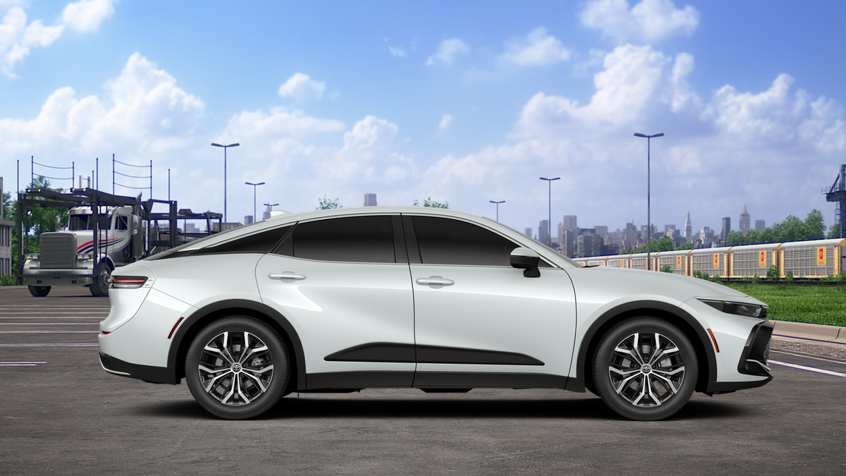 2026 Toyota Crown XLE photo 12