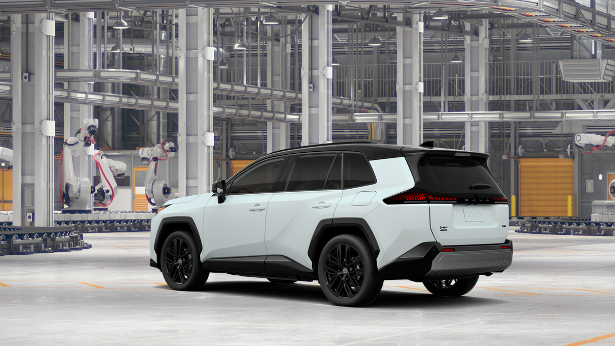 New 2026 Wind Chill Pearl with Midnight Black Metallic roof <sup>1</sup> Toyota  XSE image 8
