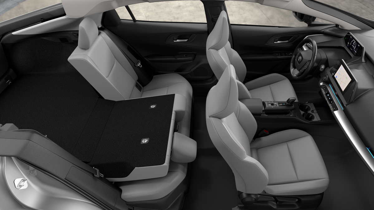 2026 Toyota Prius XLE photo 18