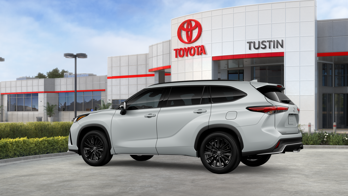2026 Toyota Highlander XLE XSE Platinum Limited photo 3