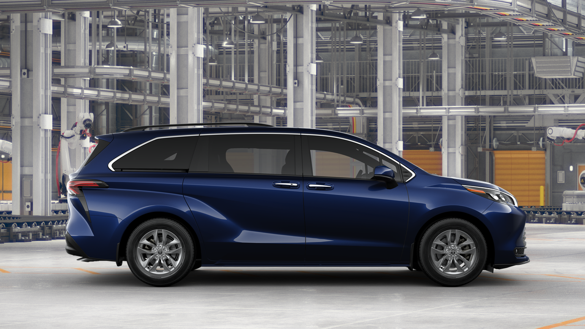 2025 Toyota Sienna XLE photo 14