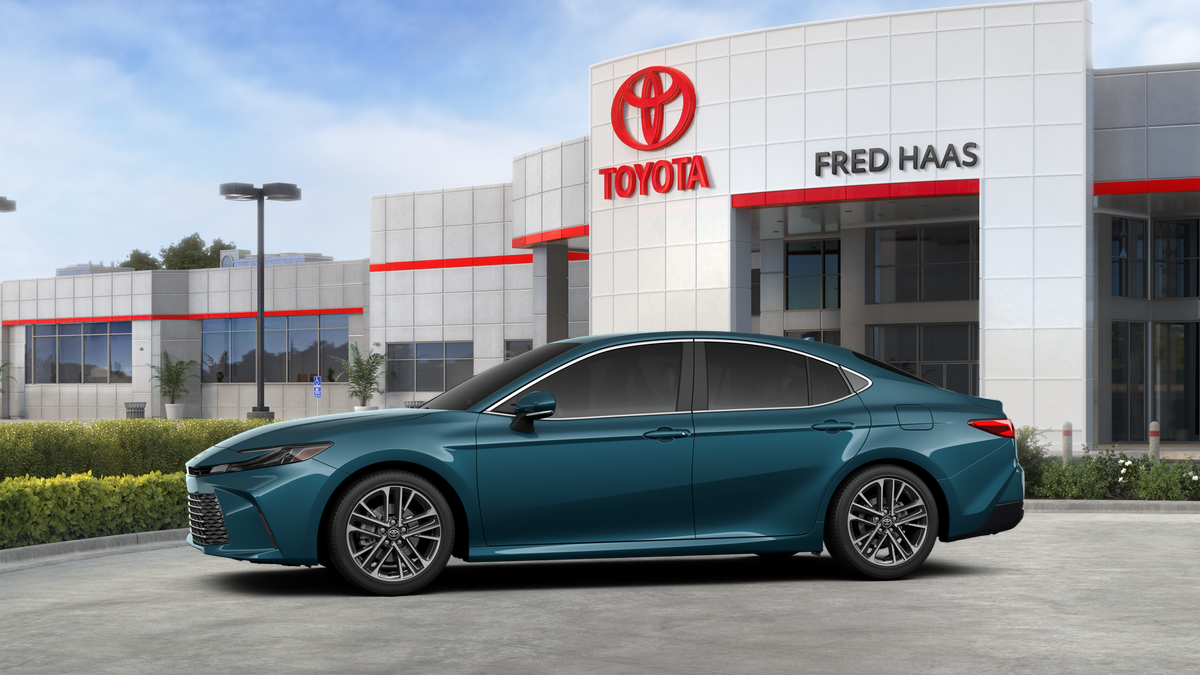 2025 Toyota Camry XLE photo 4
