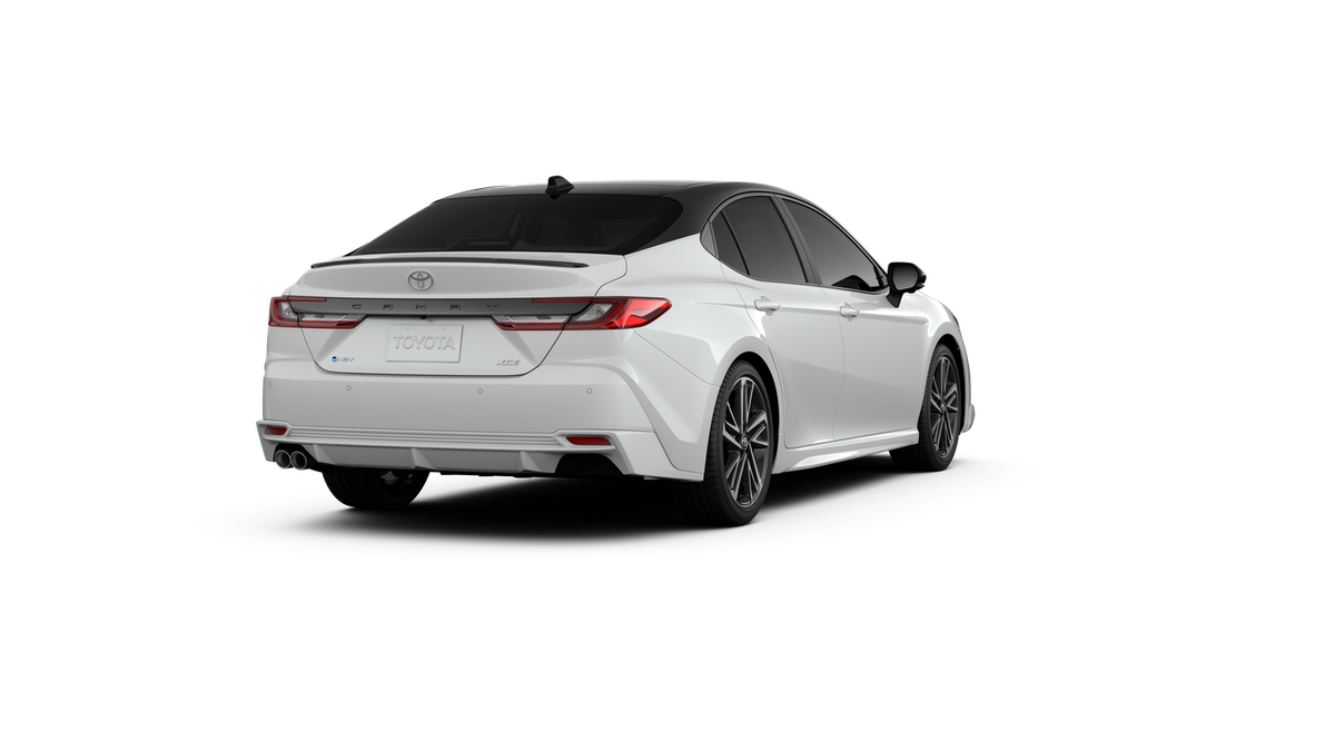 New 2026 Wind Chill Pearl with Midnight Black Metallic roof <sup>1</sup> Toyota  XSE image 11