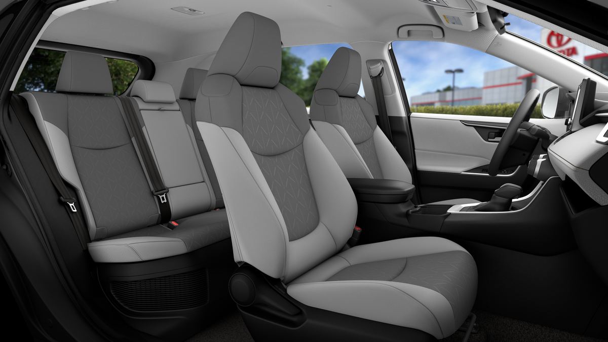 2025 Toyota RAV4 Hybrid XLE photo 2