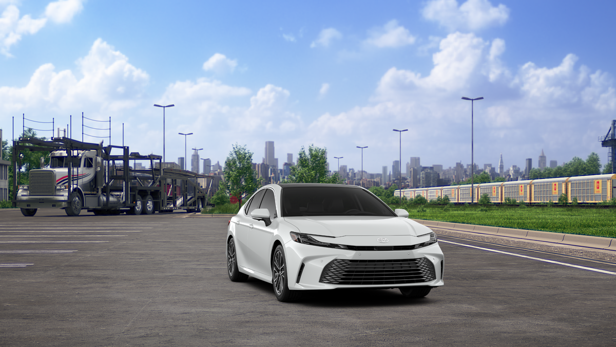 New 2027 Wind Chill Pearl <sup>1</sup> Toyota  XLE image 18