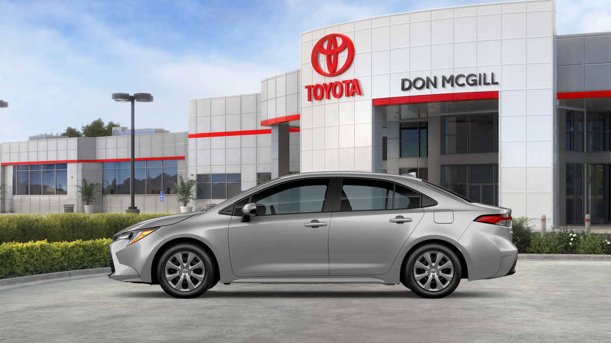 2026 Toyota Corolla LE photo 5