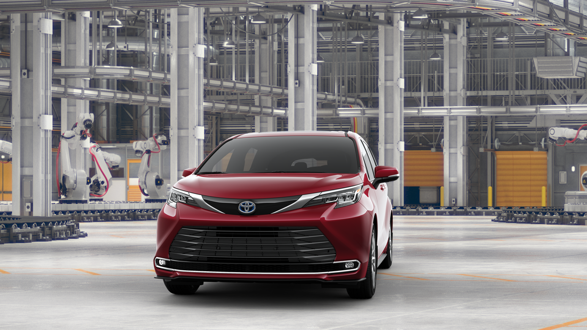 2025 Toyota Sienna Limited photo 3