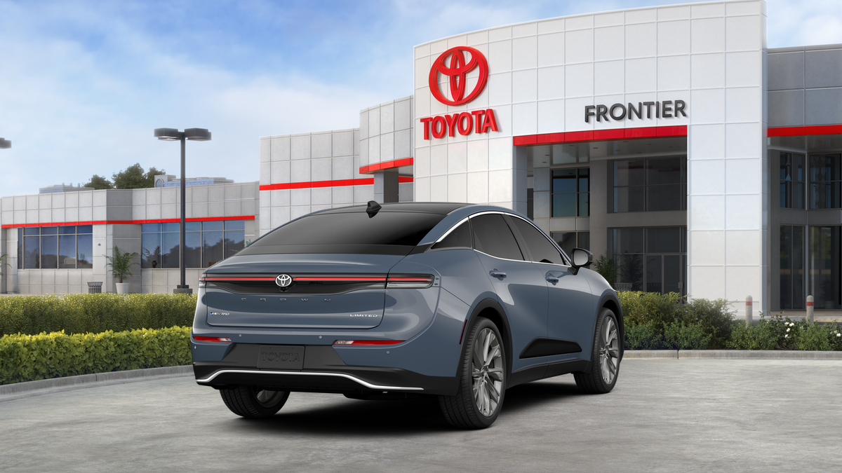 Toyota Crown Limited 2.5L 4-Cyl. Hybrid Engine All-Wheel Drive [8]