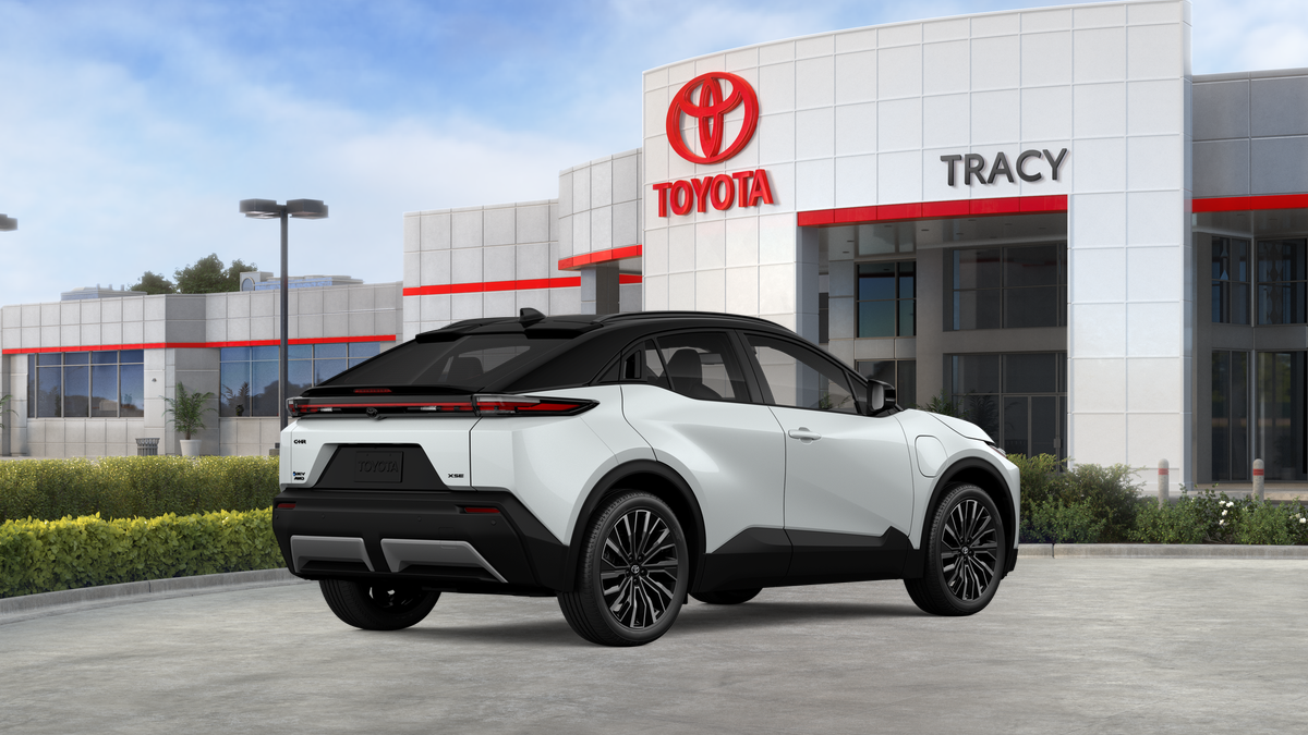 New 2026 Wind Chill Pearl with Midnight Black Metallic roof <sup>1</sup> Toyota  XSE image 12