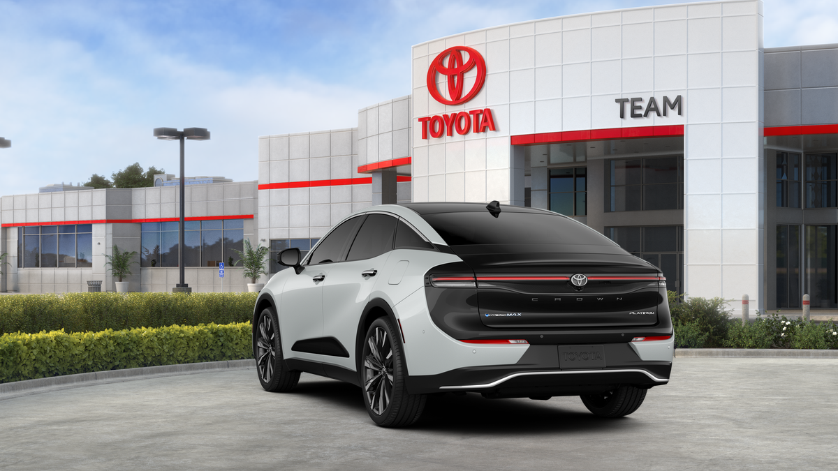 2026 Toyota Crown Platinum photo 19
