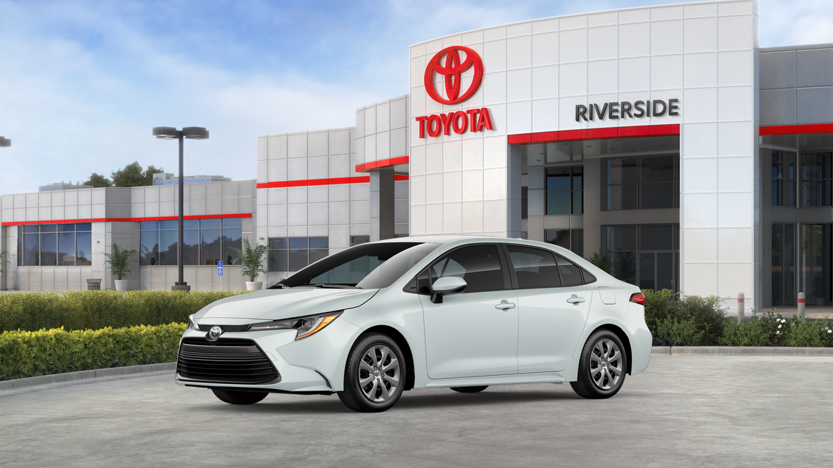New 2026 Wind Chill Pearl <sup>1</sup> Toyota  LE image 3