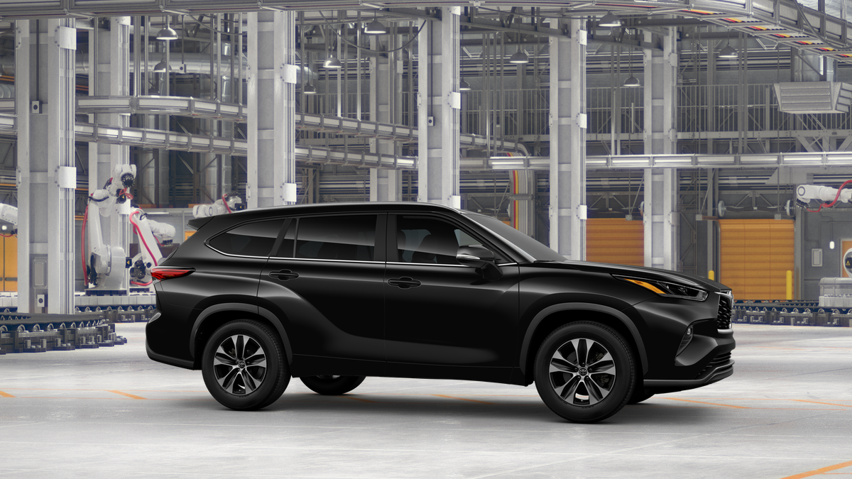 2025 Toyota Highlander XLE photo 14