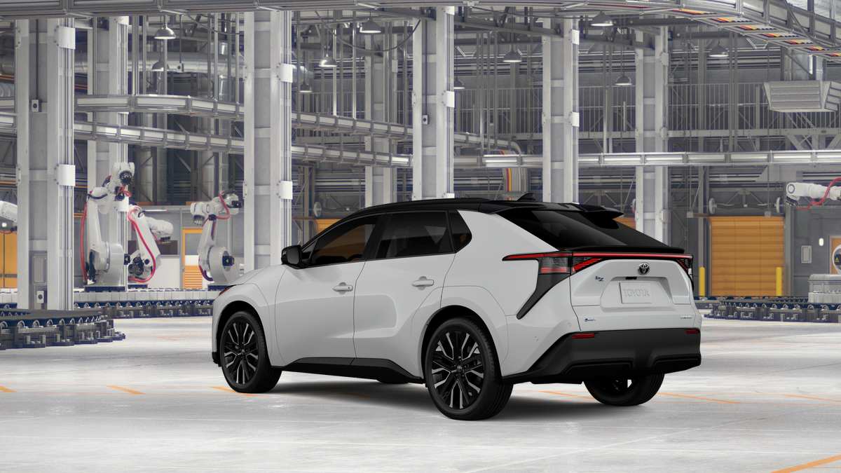 New 2027 Wind Chill Pearl with Midnight Black Metallic roof <sup>1</sup> Toyota  Limited image 8