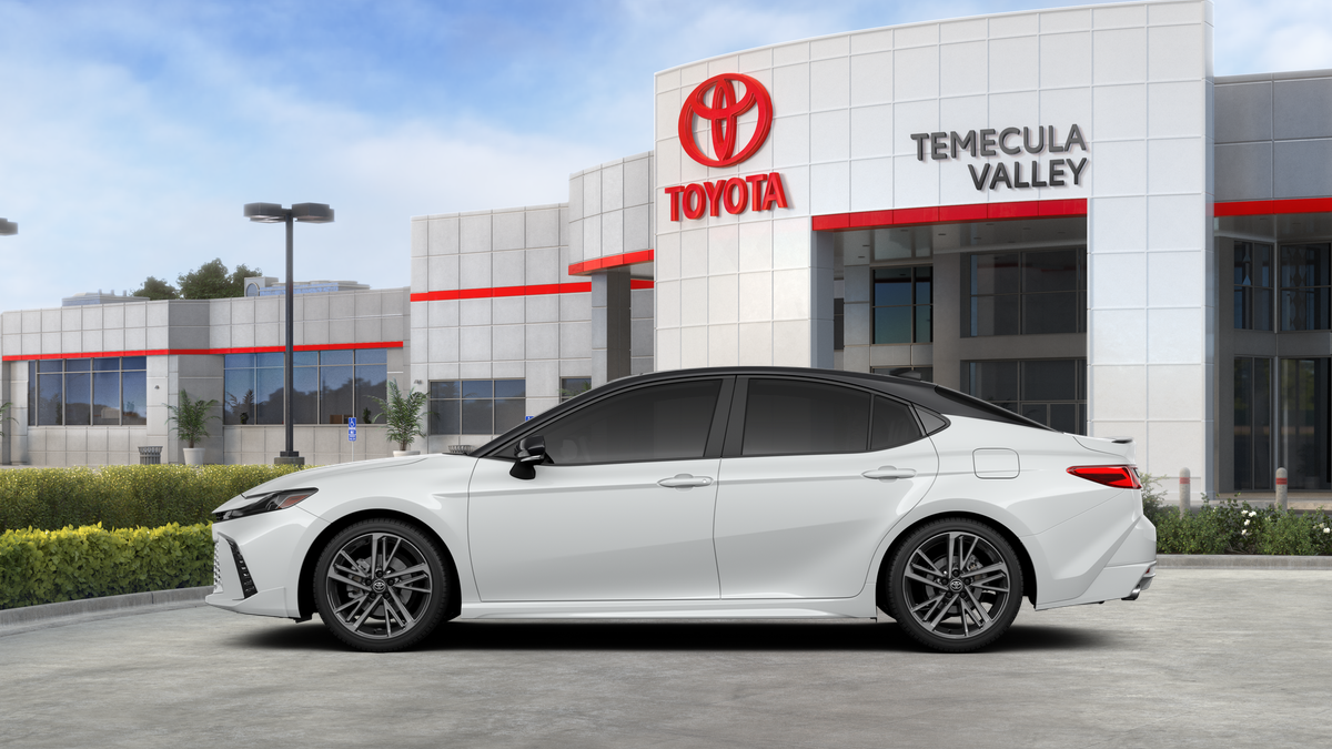 New 2026 Wind Chill Pearl with Midnight Black Metallic roof <sup>1</sup> Toyota  XSE image 6